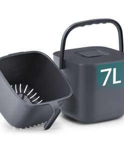 Countertop compost bin with odor blocking lid and strainer